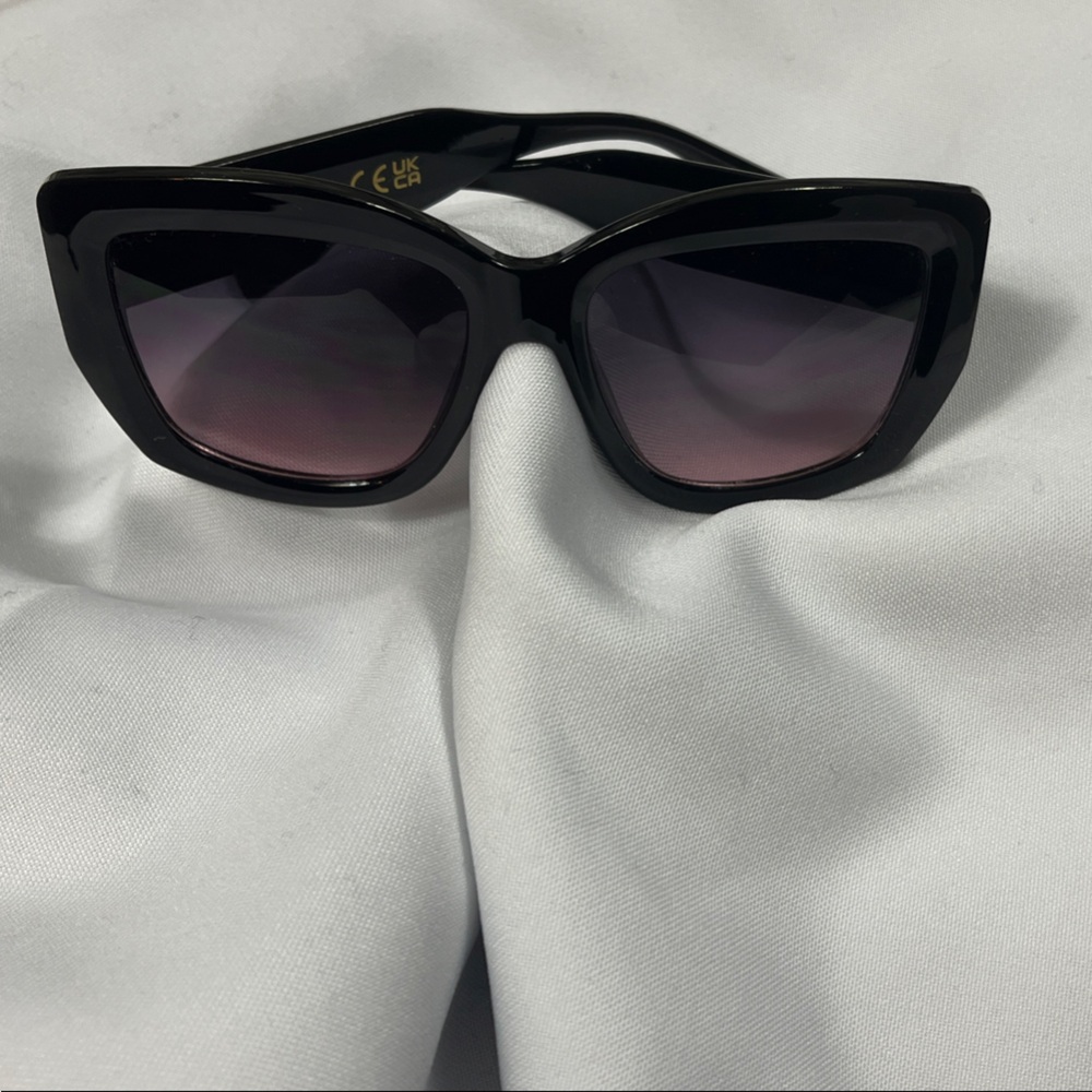Vince Camuto Black Cat-Eye Sunglasses